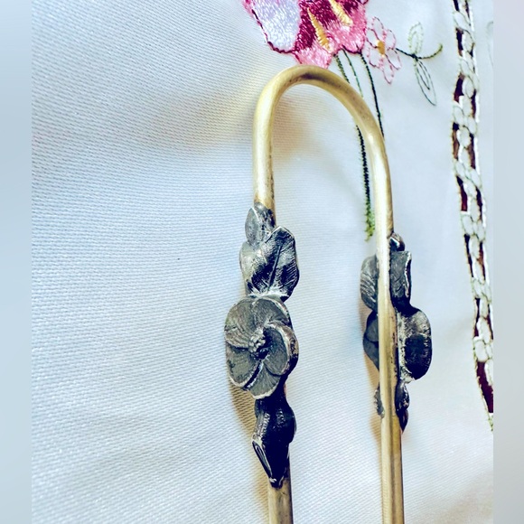 Antique Victorian Silver Plate Talon Claw Pickle
Castor Tongs Circa 1890 - Picture 4 of 4